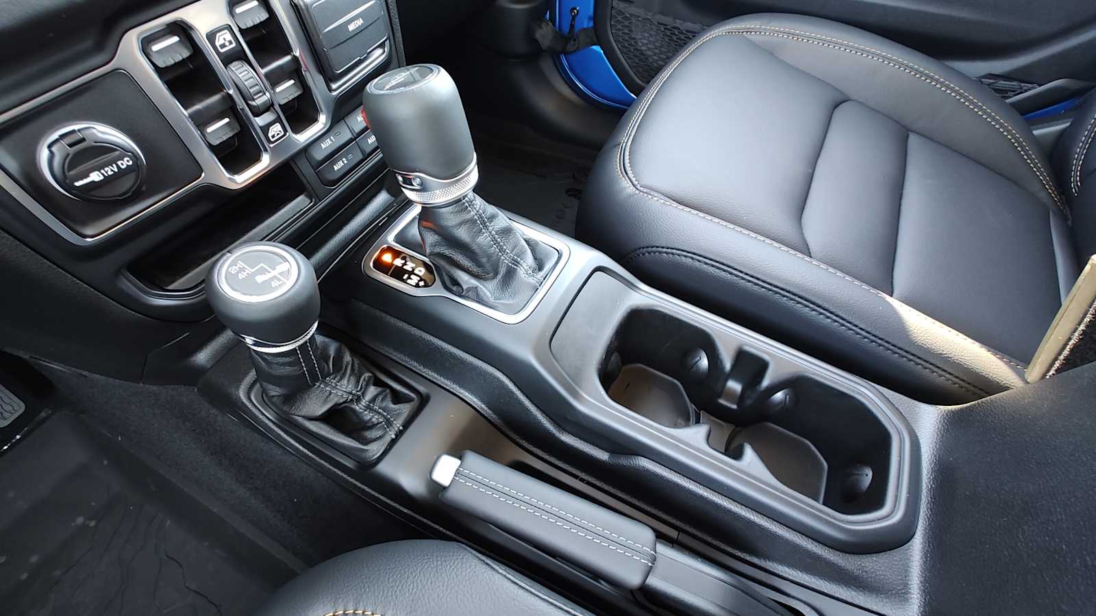 Thumbnail: 2025 Jeep Gladiator - 17