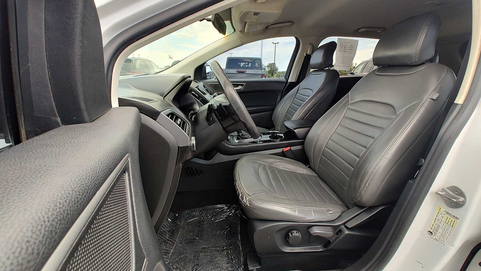 Thumbnail: 2016 Ford Edge - 11