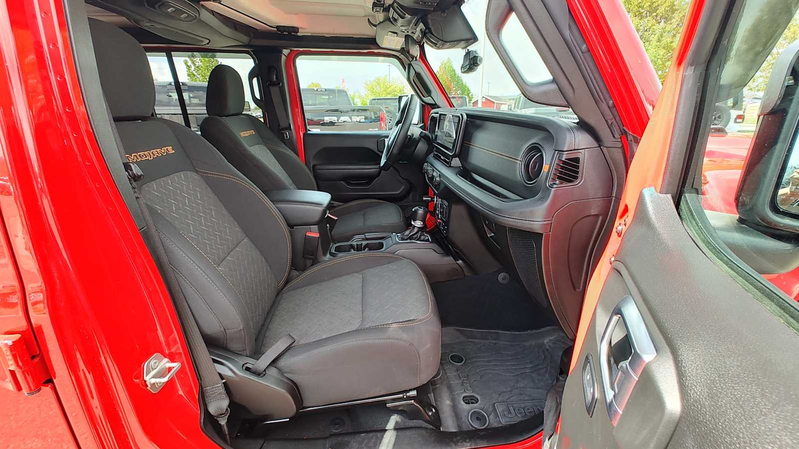 Thumbnail: 2024 Jeep Gladiator - 14