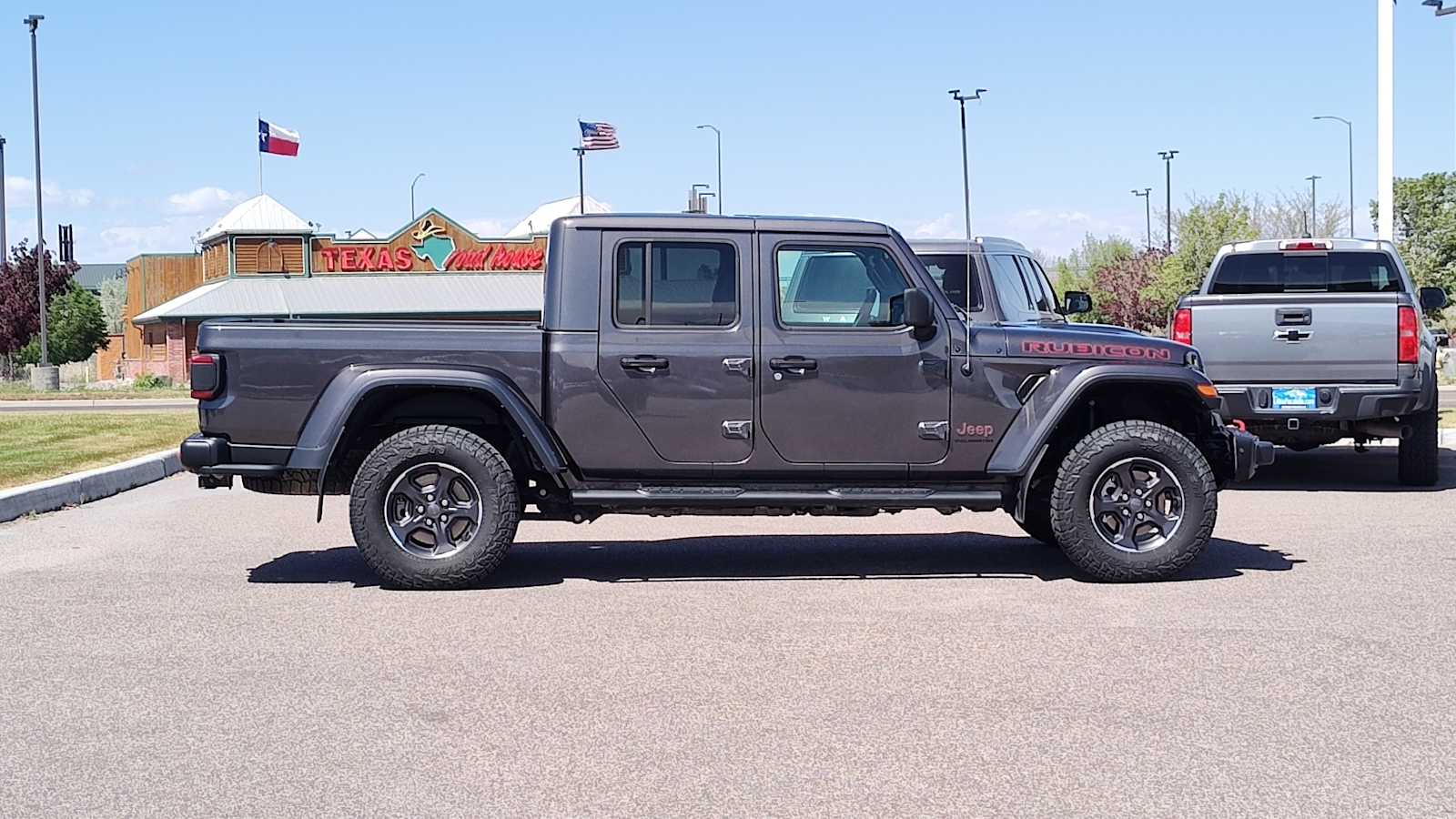 Thumbnail: 2023 Jeep Gladiator - 24