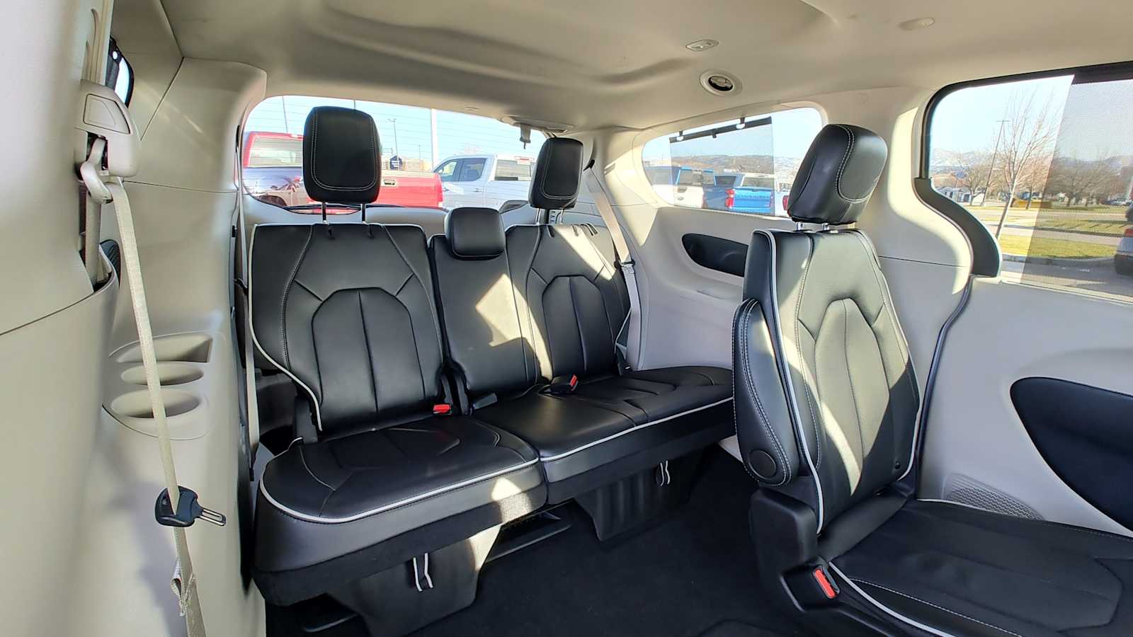 Thumbnail: 2024 Chrysler Pacifica - 24