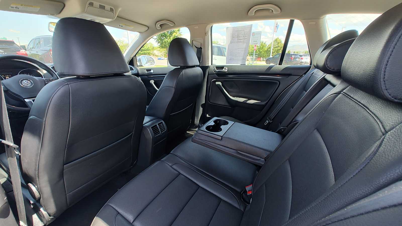 2011 Volkswagen Jetta Sportwagen TDI S 13