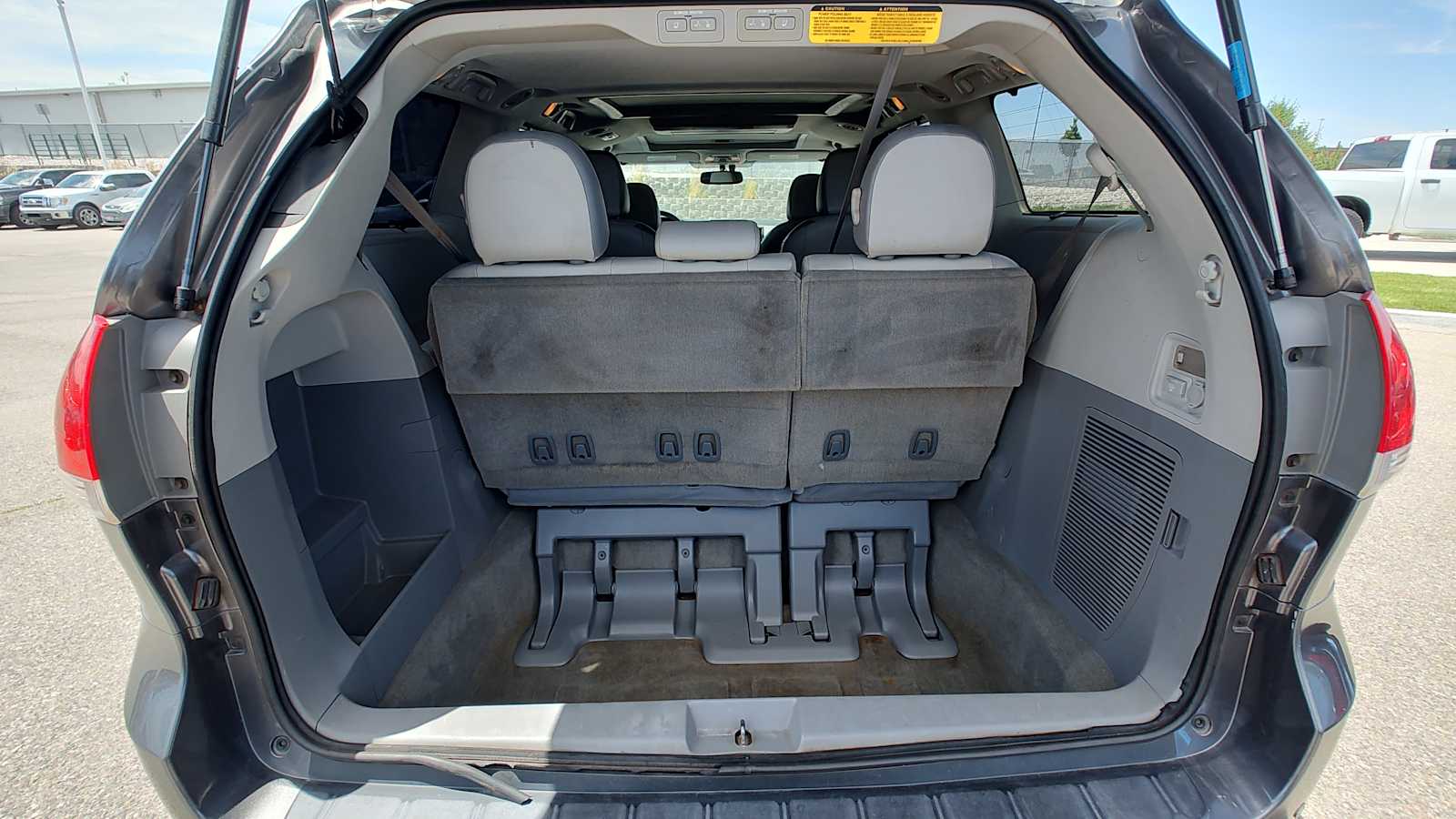 Thumbnail: 2014 Toyota Sienna - 15