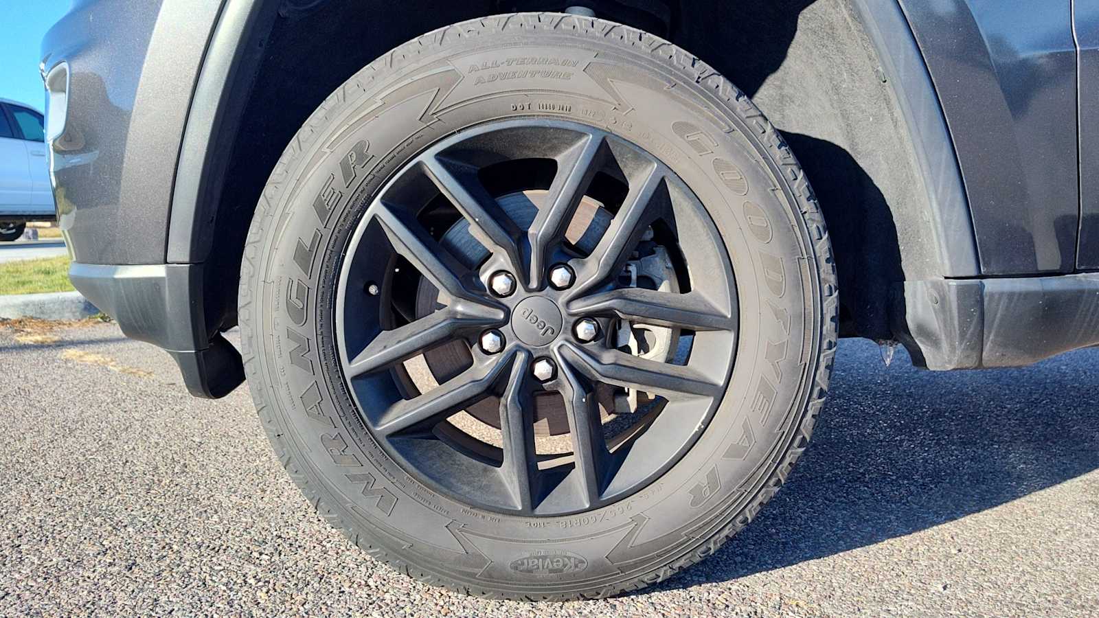 Thumbnail: 2018 Jeep Grand Cherokee - 8