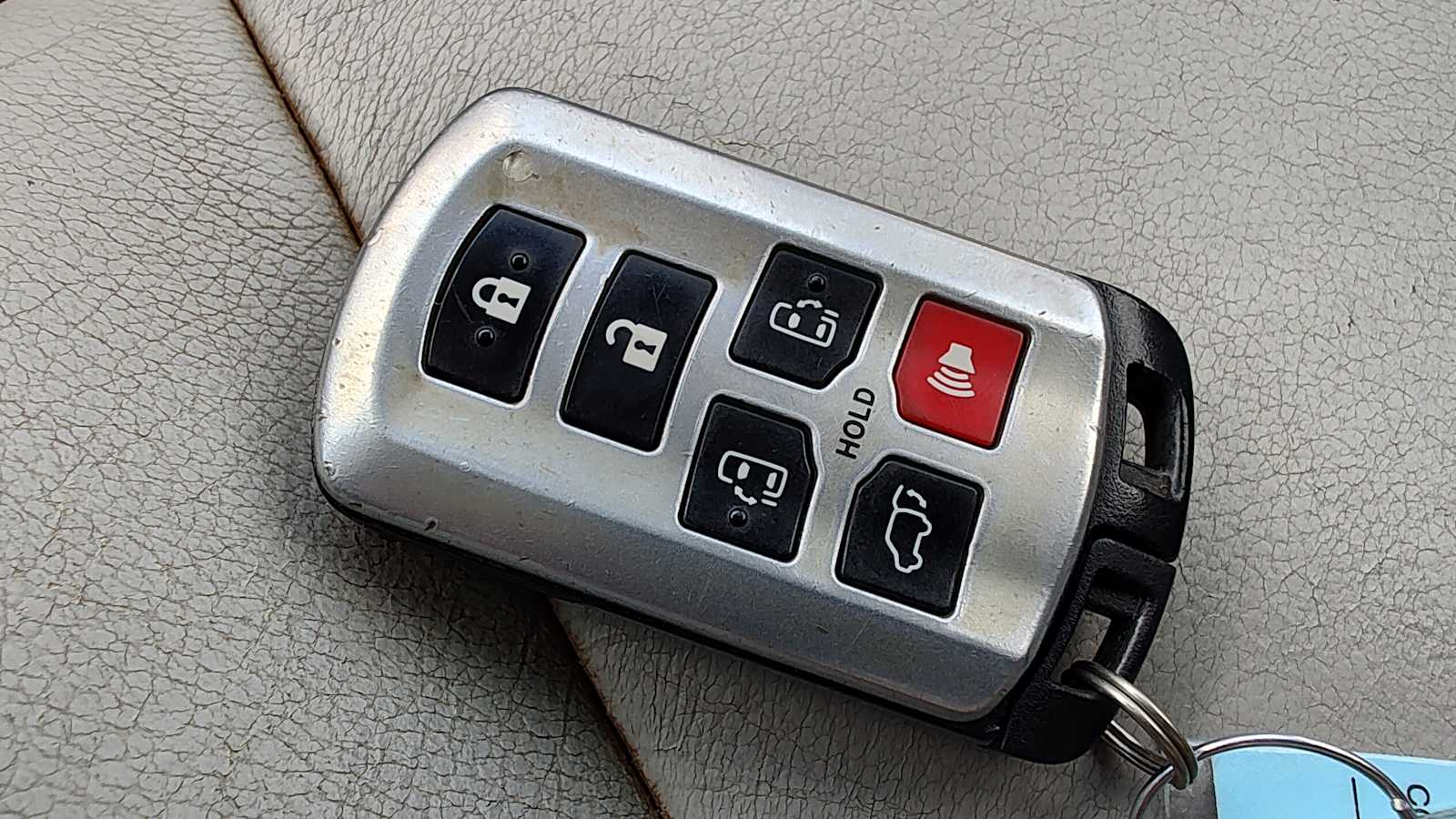 Thumbnail: 2014 Toyota Sienna - 16
