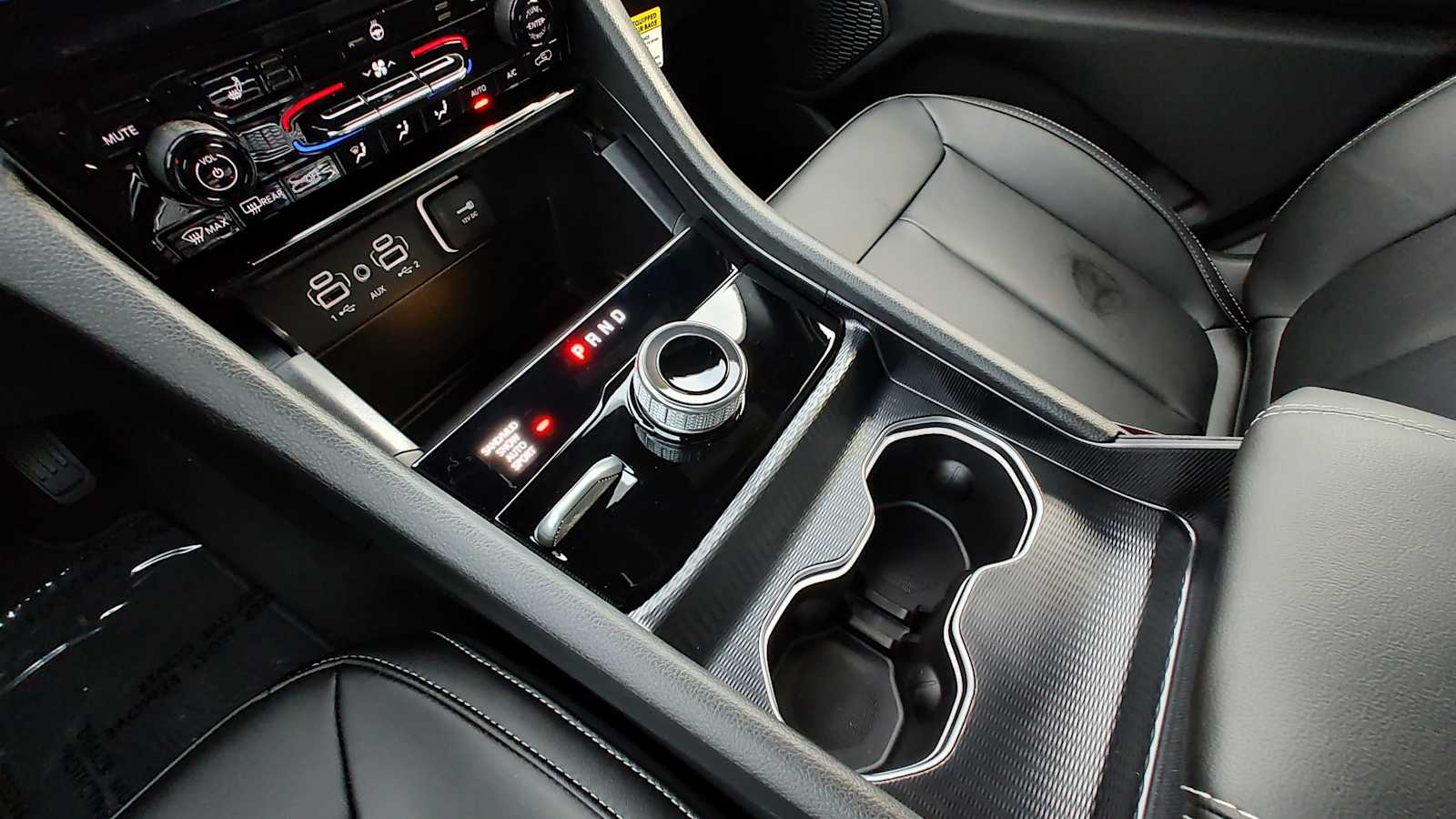 Thumbnail: 2025 Jeep Grand Cherokee - 17