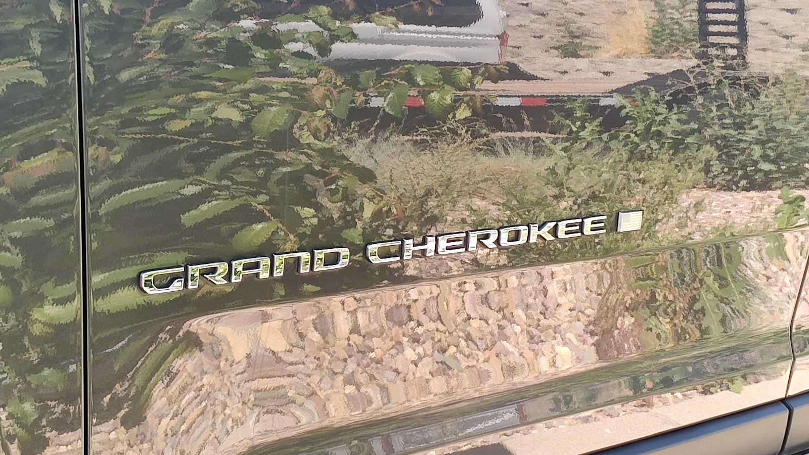 2023 Jeep Grand Cherokee Limited Edition 2