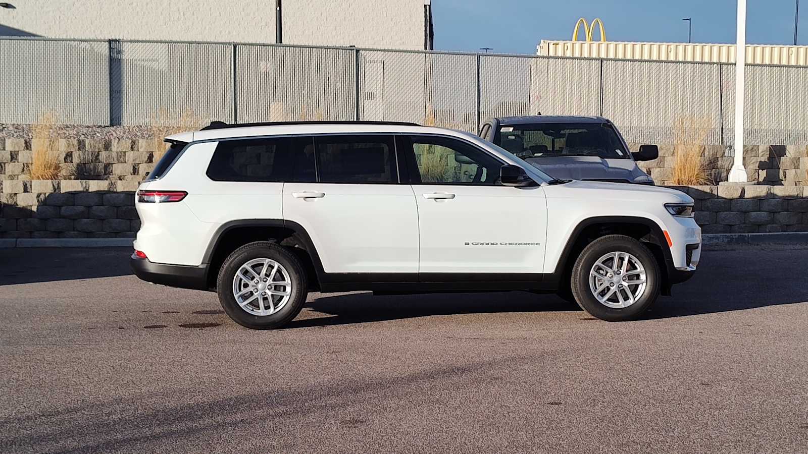 Thumbnail: 2025 Jeep Grand Cherokee - 27