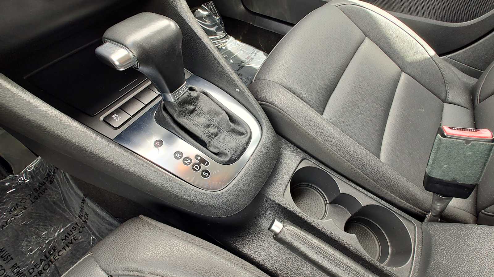 Thumbnail: 2011 Volkswagen Jetta - 17