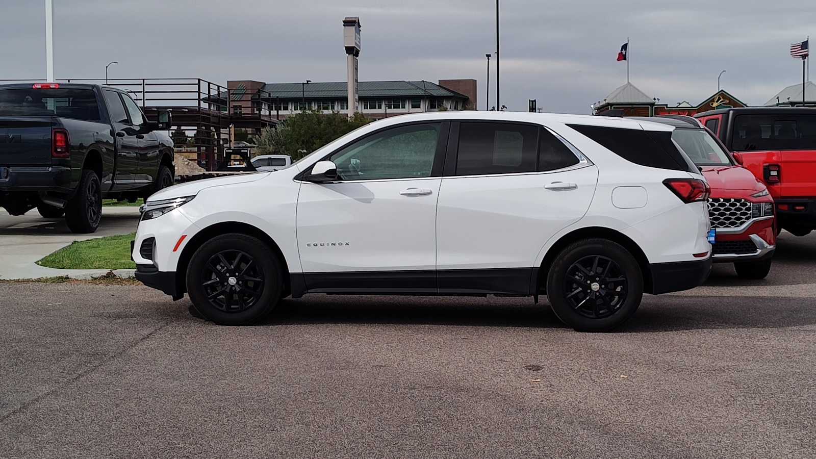 Thumbnail: 2024 Chevrolet Equinox - 3