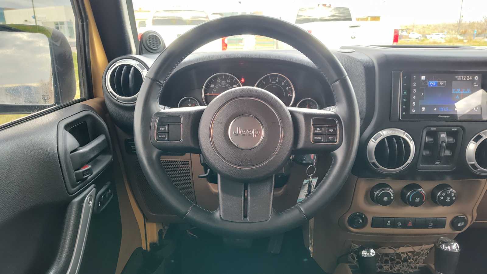 Thumbnail: 2014 Jeep Wrangler - 15