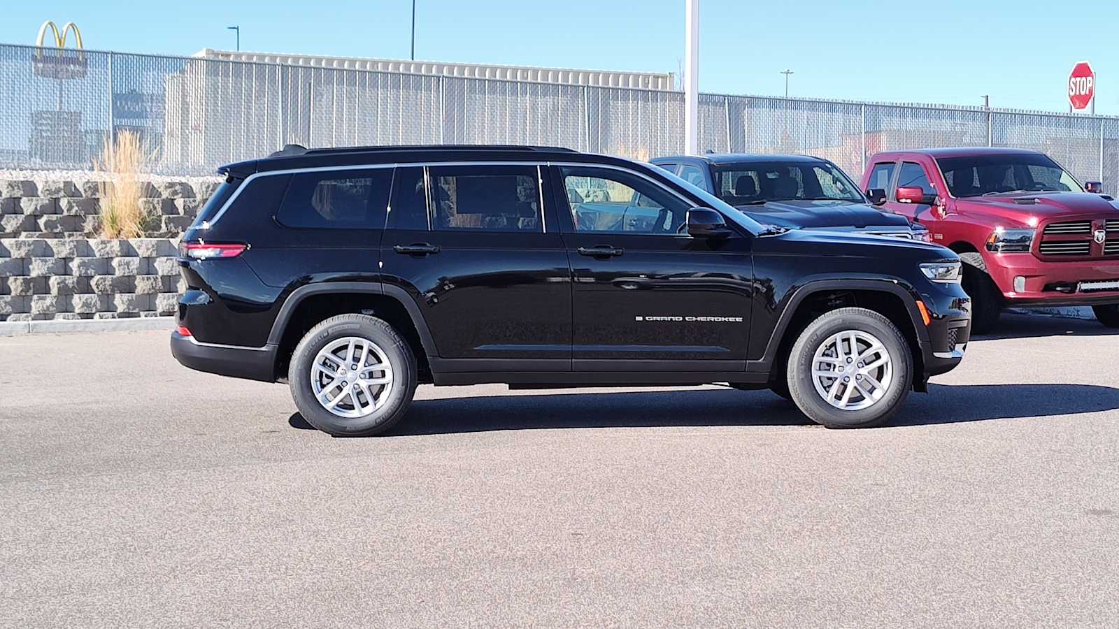 Thumbnail: 2025 Jeep Grand Cherokee - 26