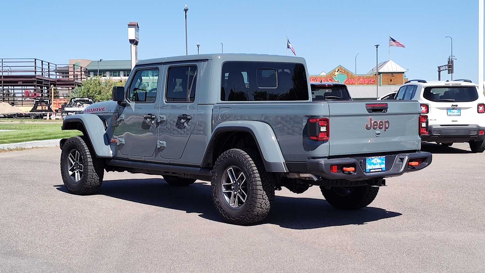Thumbnail: 2025 Jeep Gladiator - 4