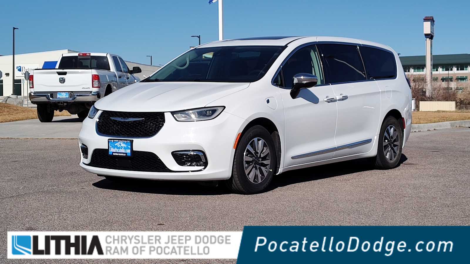 2023 Chrysler Pacifica Plug-In Hybrid Van Passenger Van 