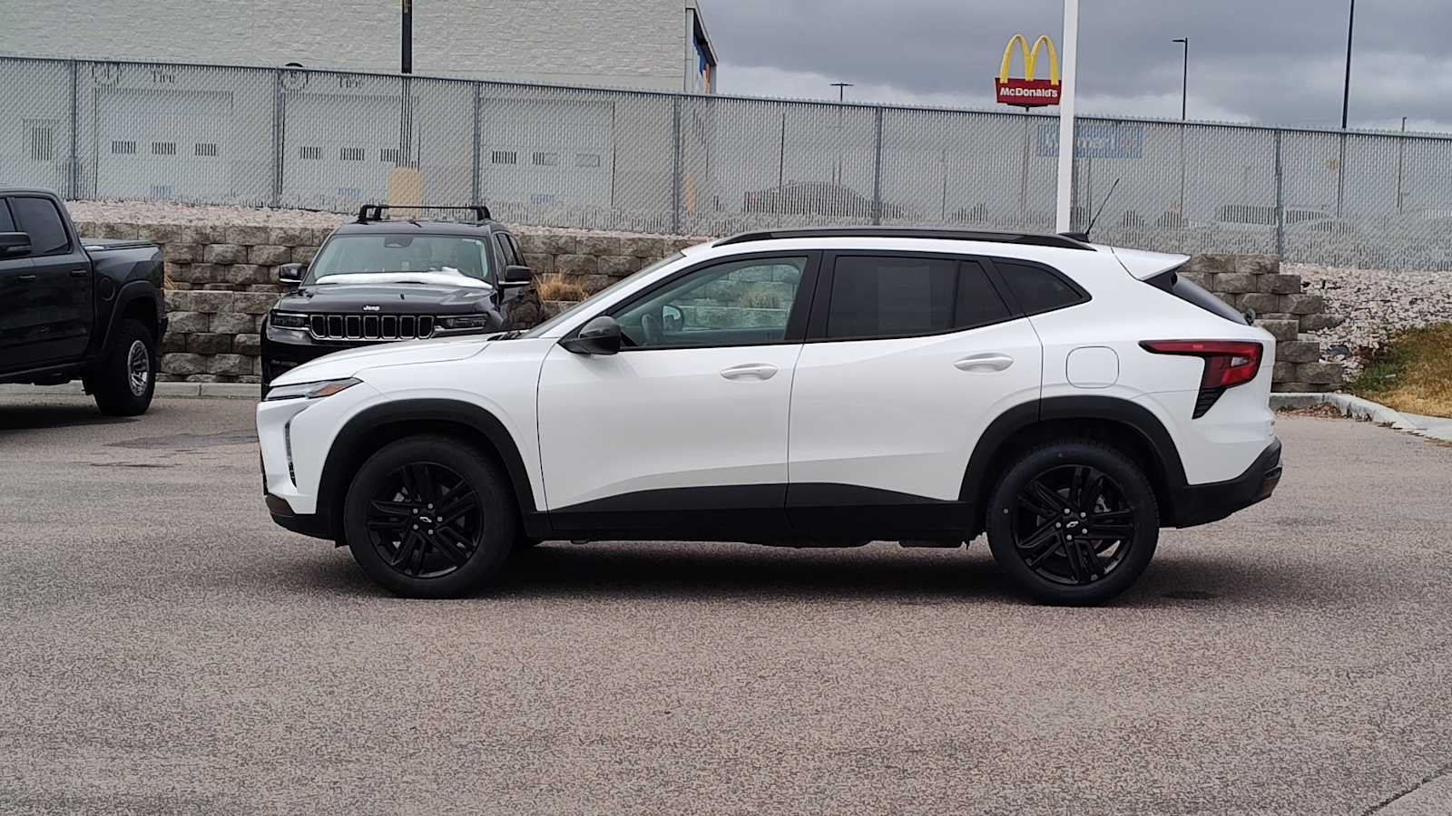 Thumbnail: 2025 Chevrolet Trax - 3