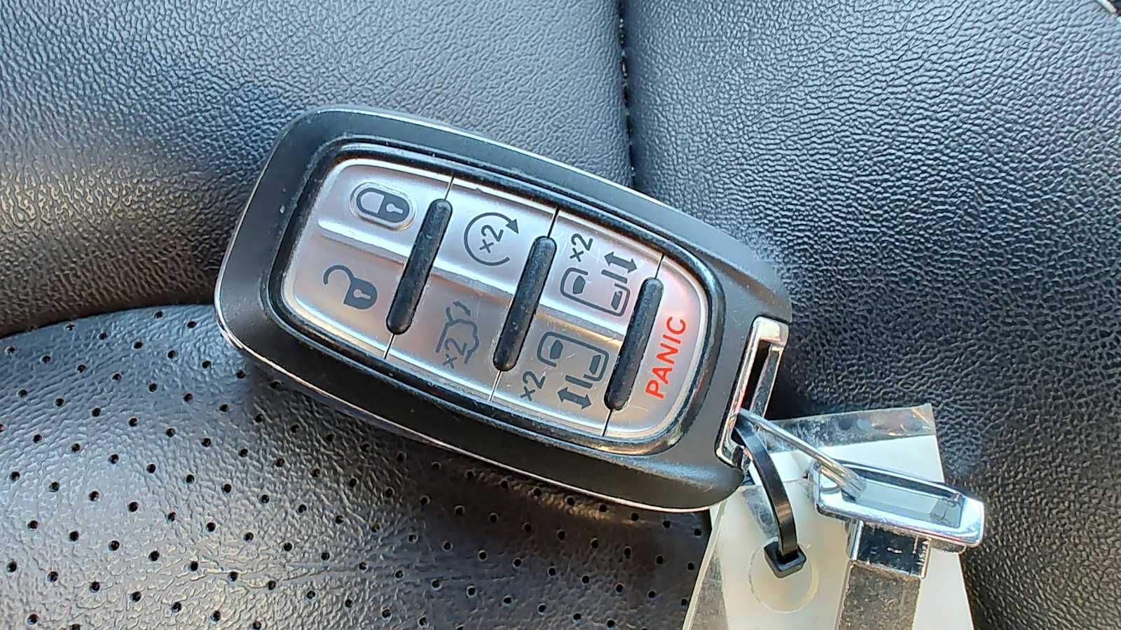 Thumbnail: 2024 Chrysler Pacifica - 20