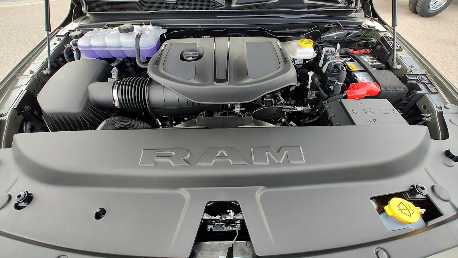 Thumbnail: 2026 RAM 1500 - 9