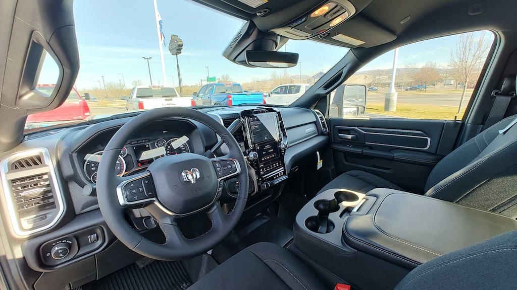 New 2026 Ram 3500 BIG HORN CREW CAB 4X4 8' BOX Pickup