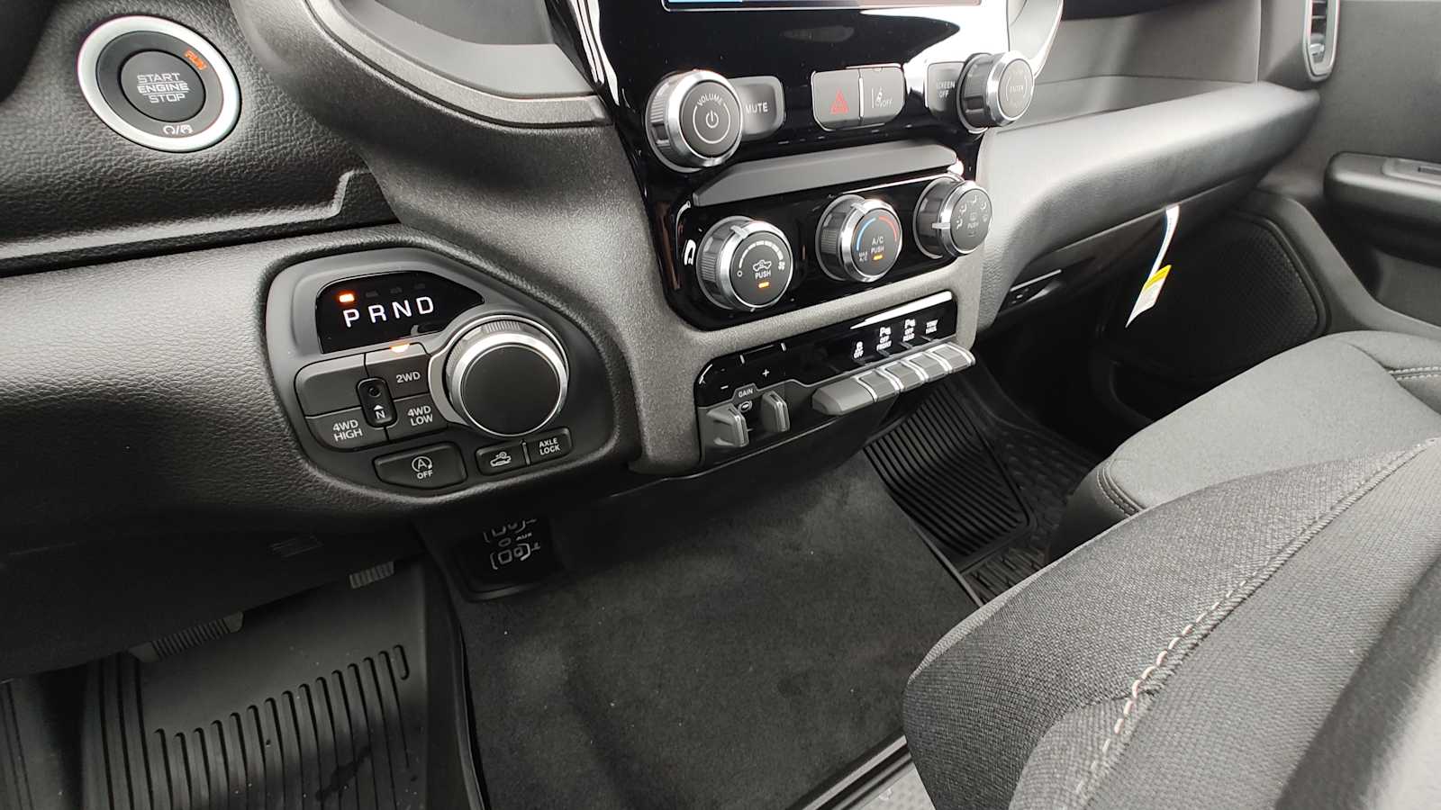 Thumbnail: 2026 RAM 1500 - 17