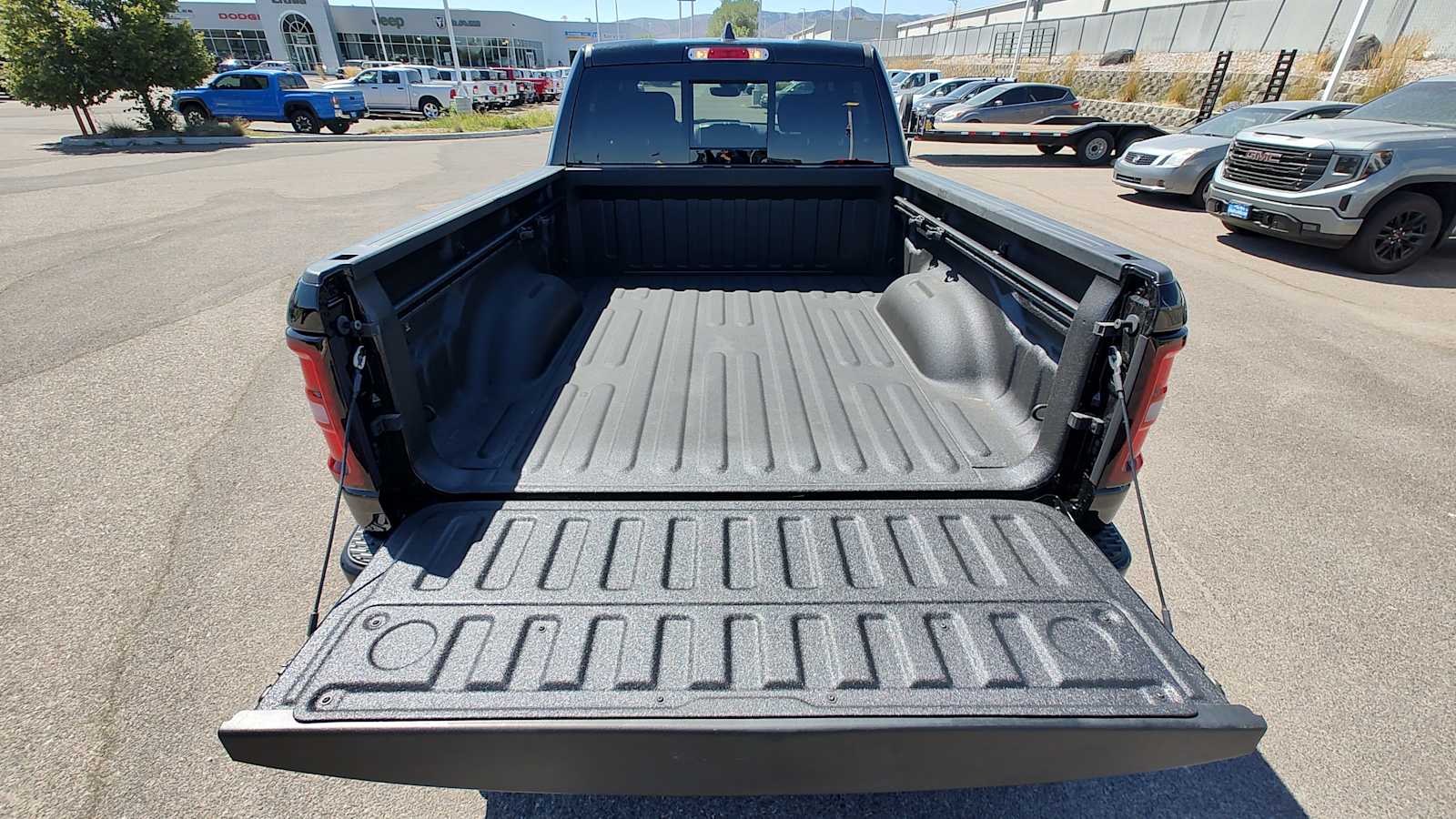 Thumbnail: 2025 RAM 1500 - 19
