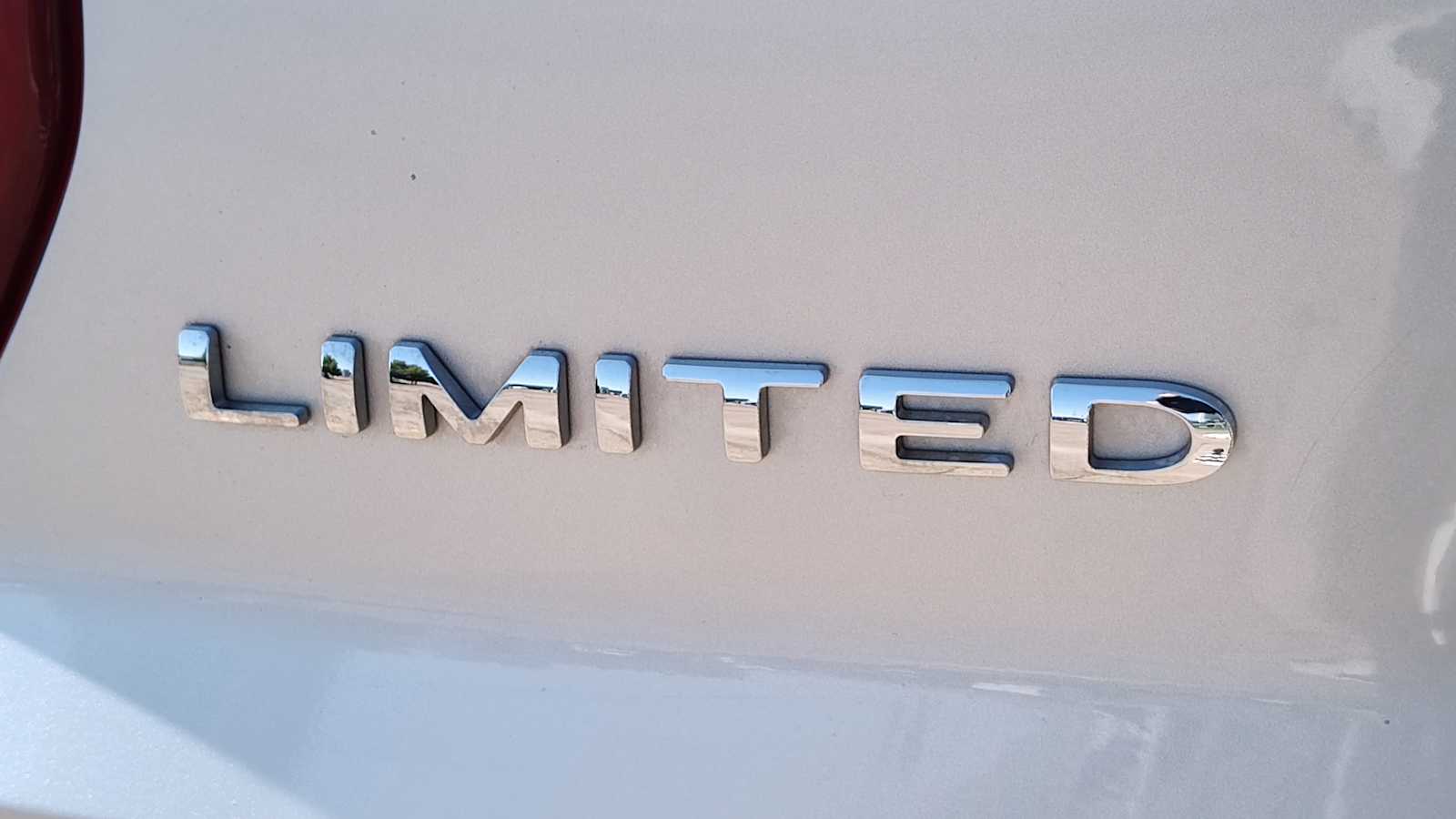 Thumbnail: 2019 Ford Explorer - 25