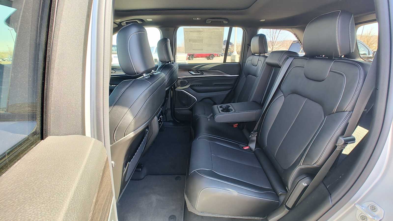 Thumbnail: 2026 Jeep Grand Cherokee - 13