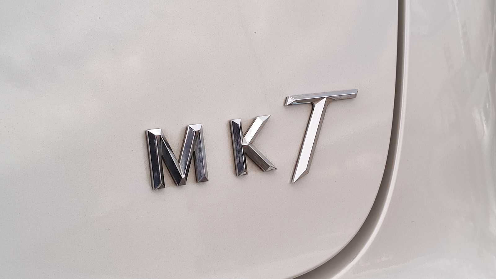 Thumbnail: 2019 Lincoln MKT - 2