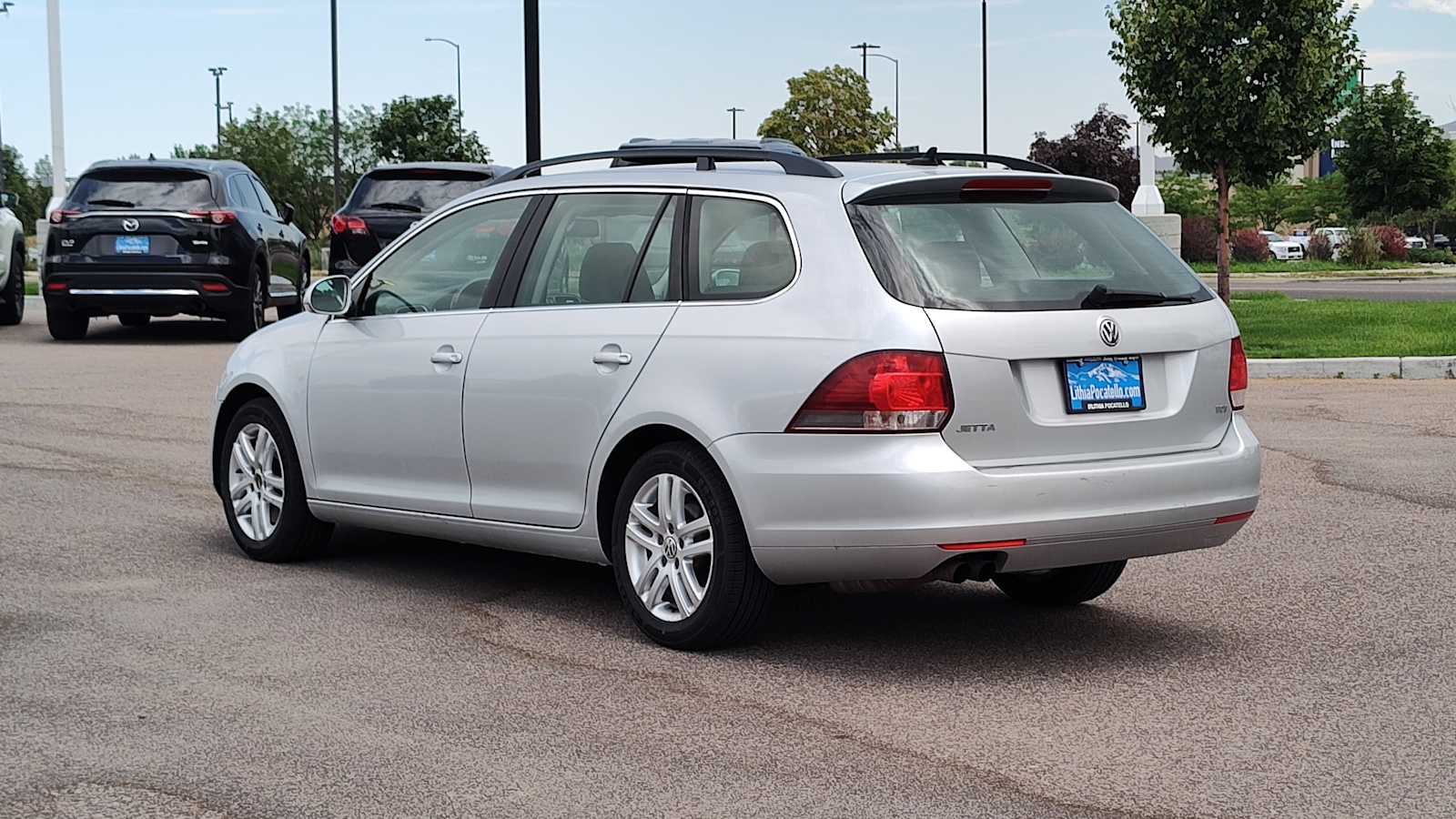 Thumbnail: 2011 Volkswagen Jetta - 4