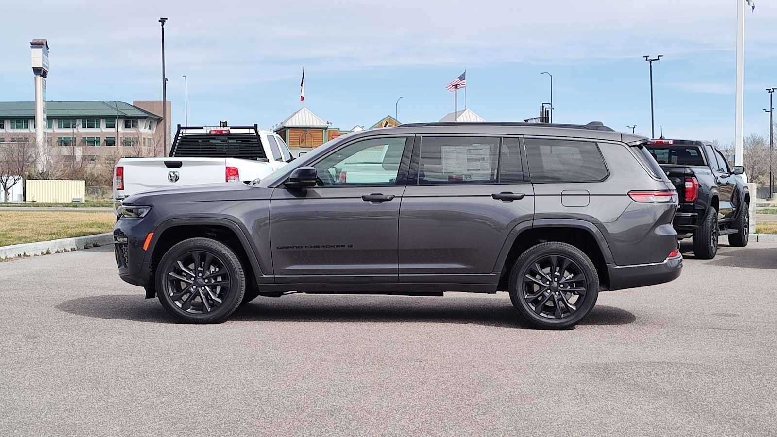 Thumbnail: 2026 Jeep Grand Cherokee - 3