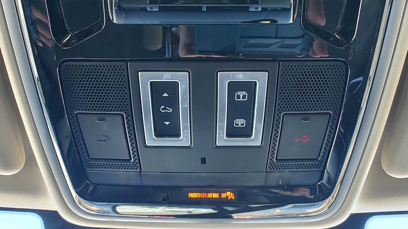 Thumbnail: 2016 Land Rover Range Rover Sport - 21