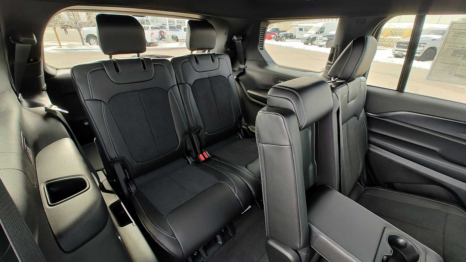 Thumbnail: 2025 Jeep Grand Cherokee - 24