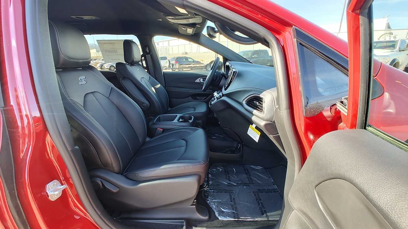 Thumbnail: 2026 Chrysler Pacifica - 14