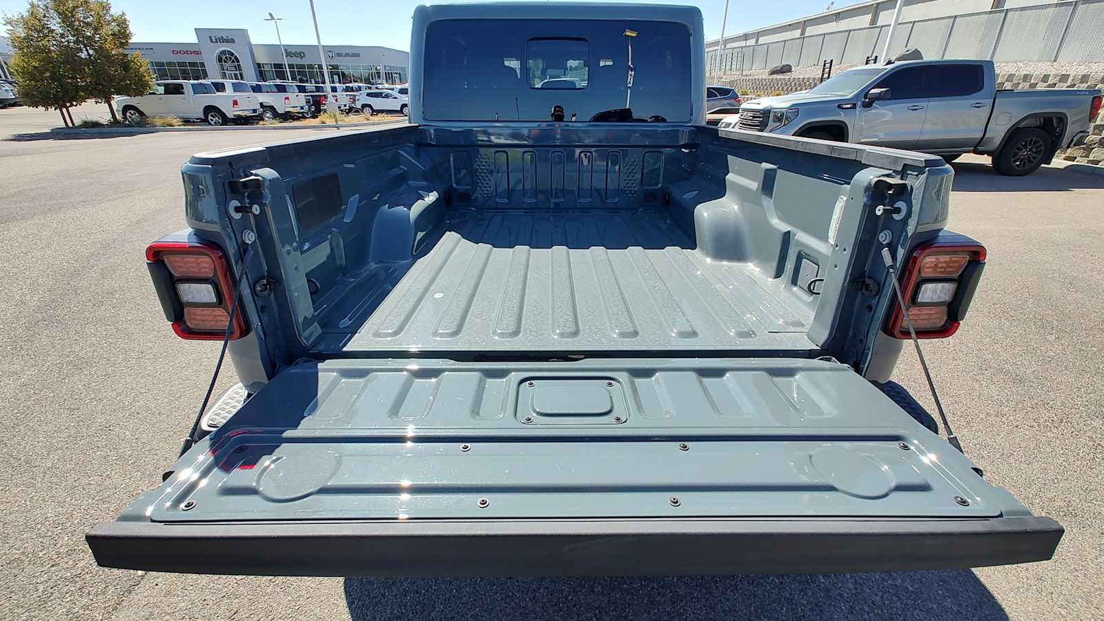 Thumbnail: 2025 Jeep Gladiator - 19
