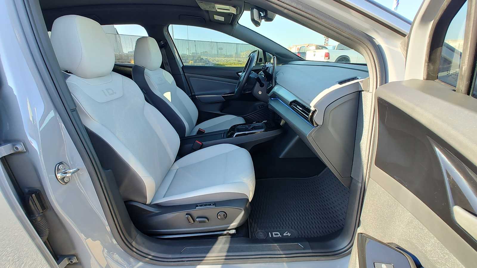 Thumbnail: 2022 Volkswagen ID.4 - 14