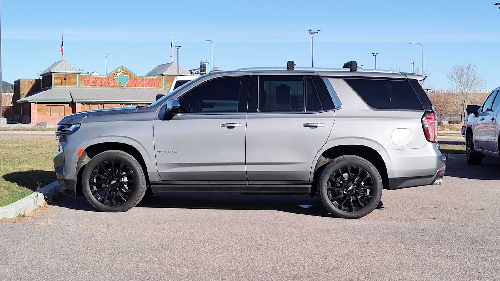 Thumbnail: 2023 Chevrolet Tahoe - 3