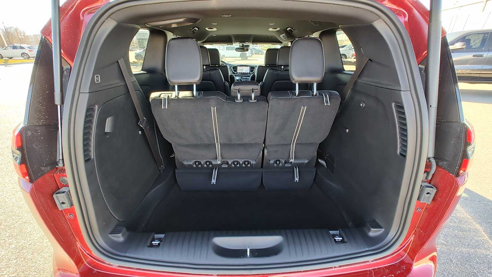 Thumbnail: 2026 Chrysler Pacifica - 19