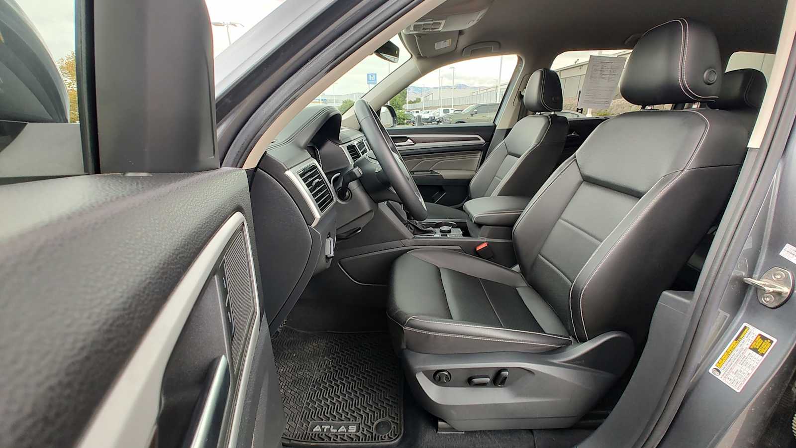 Thumbnail: 2023 Volkswagen Atlas - 11