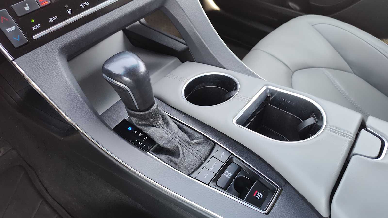 Thumbnail: 2022 Toyota Avalon - 17