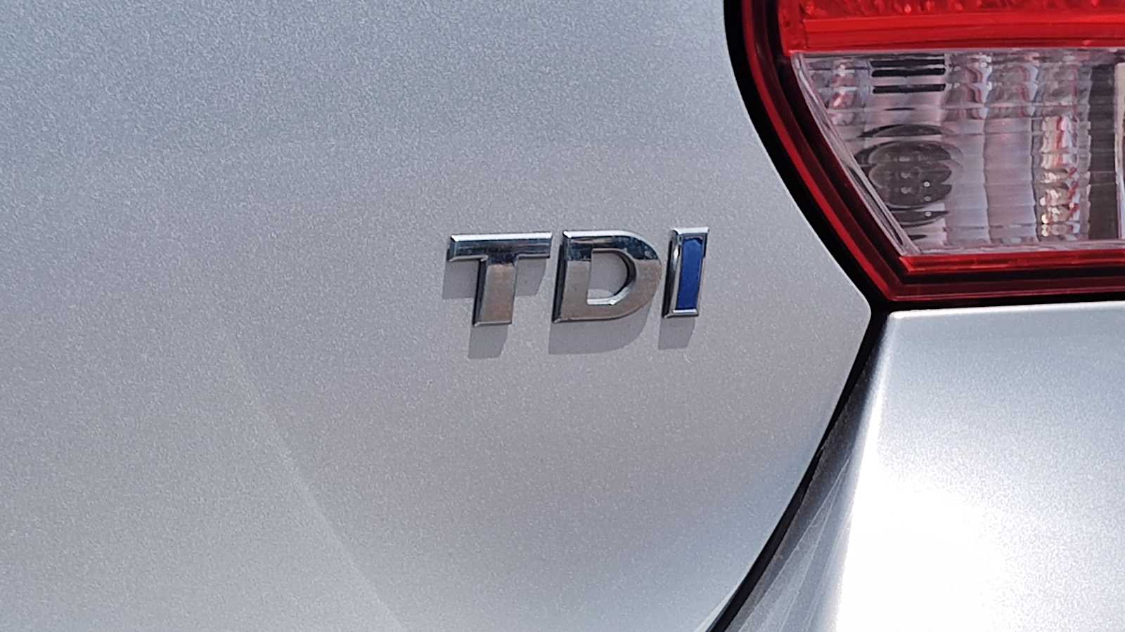 2011 Volkswagen Jetta Sportwagen TDI S 23