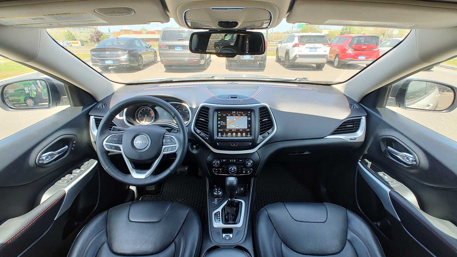 Thumbnail: 2017 Jeep Cherokee - 10