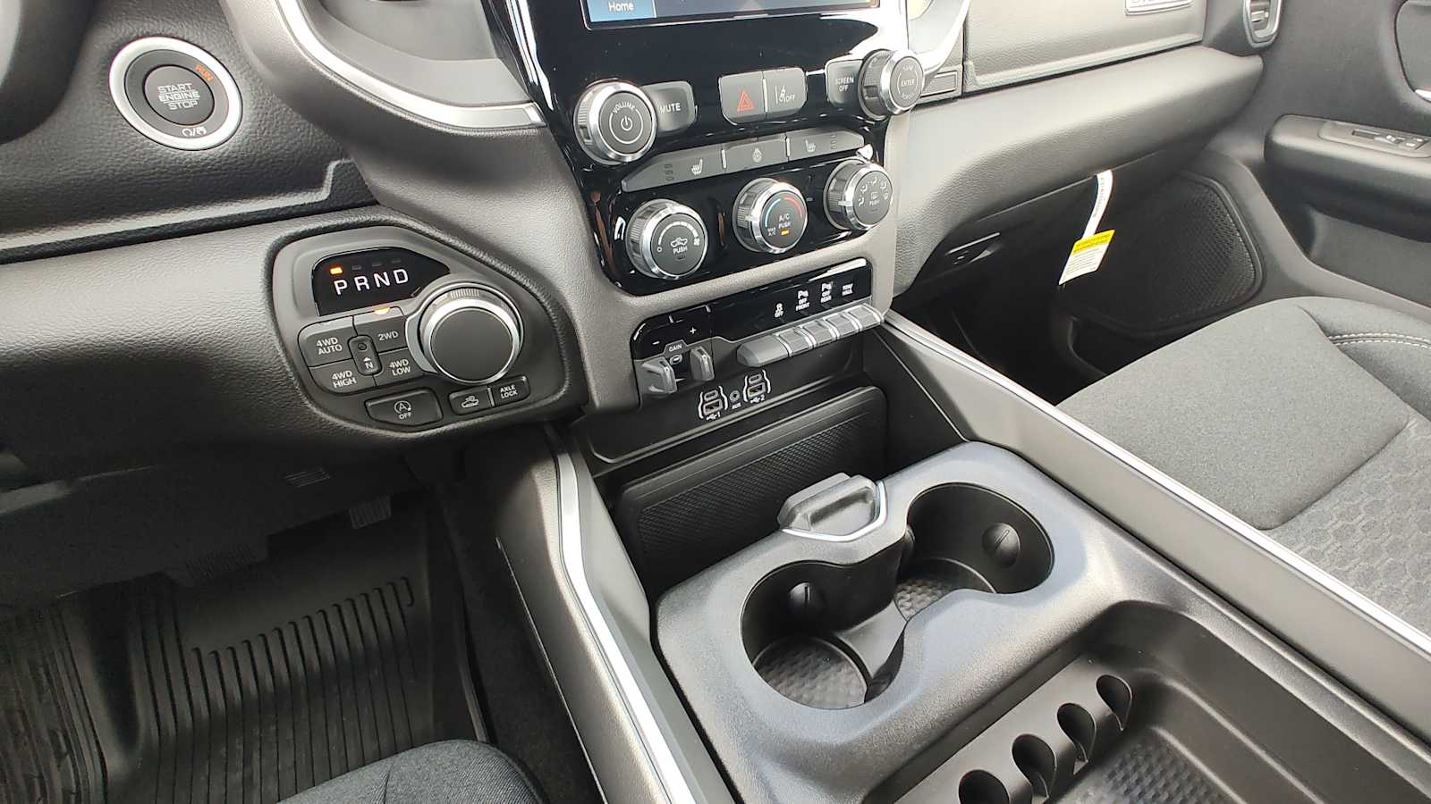 Thumbnail: 2026 RAM 1500 - 17
