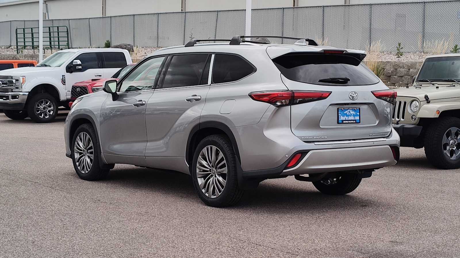 2021 Toyota Highlander Platinum photo 4