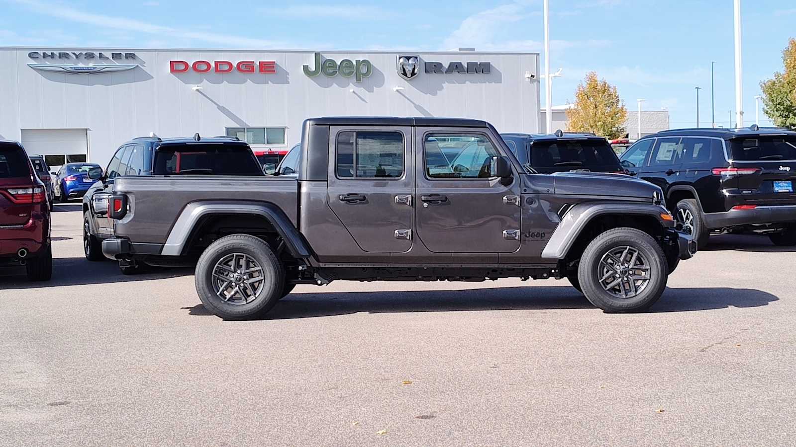 Thumbnail: 2025 Jeep Gladiator - 23