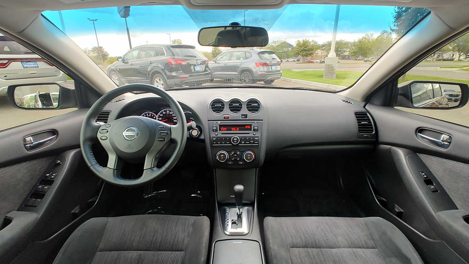Thumbnail: 2010 Nissan Altima - 10