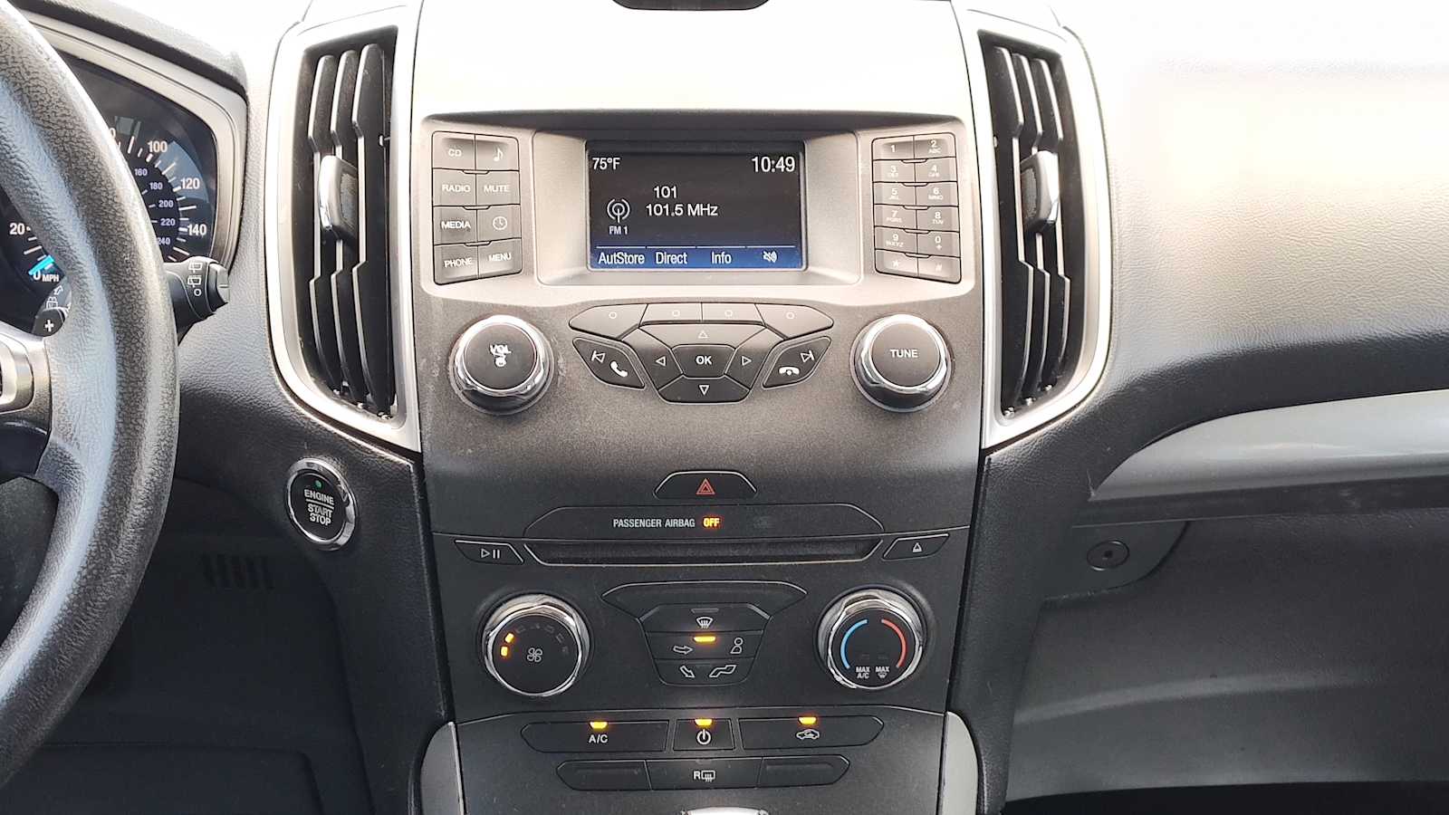 Thumbnail: 2016 Ford Edge - 16