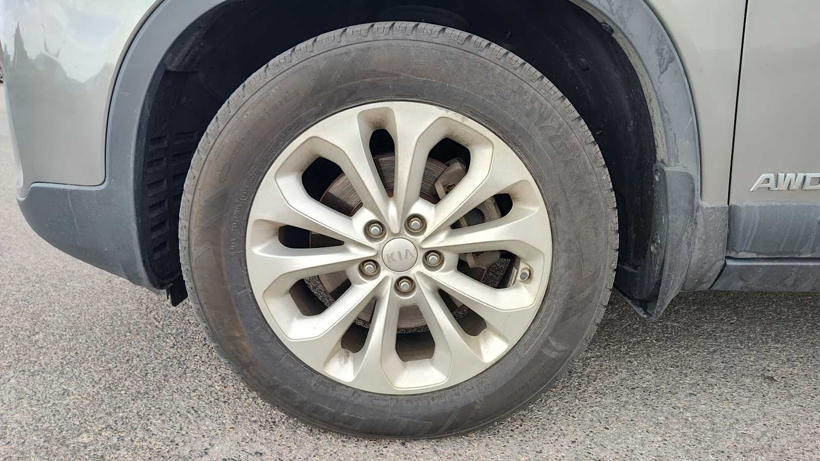 Thumbnail: 2014 Kia Sorento - 3