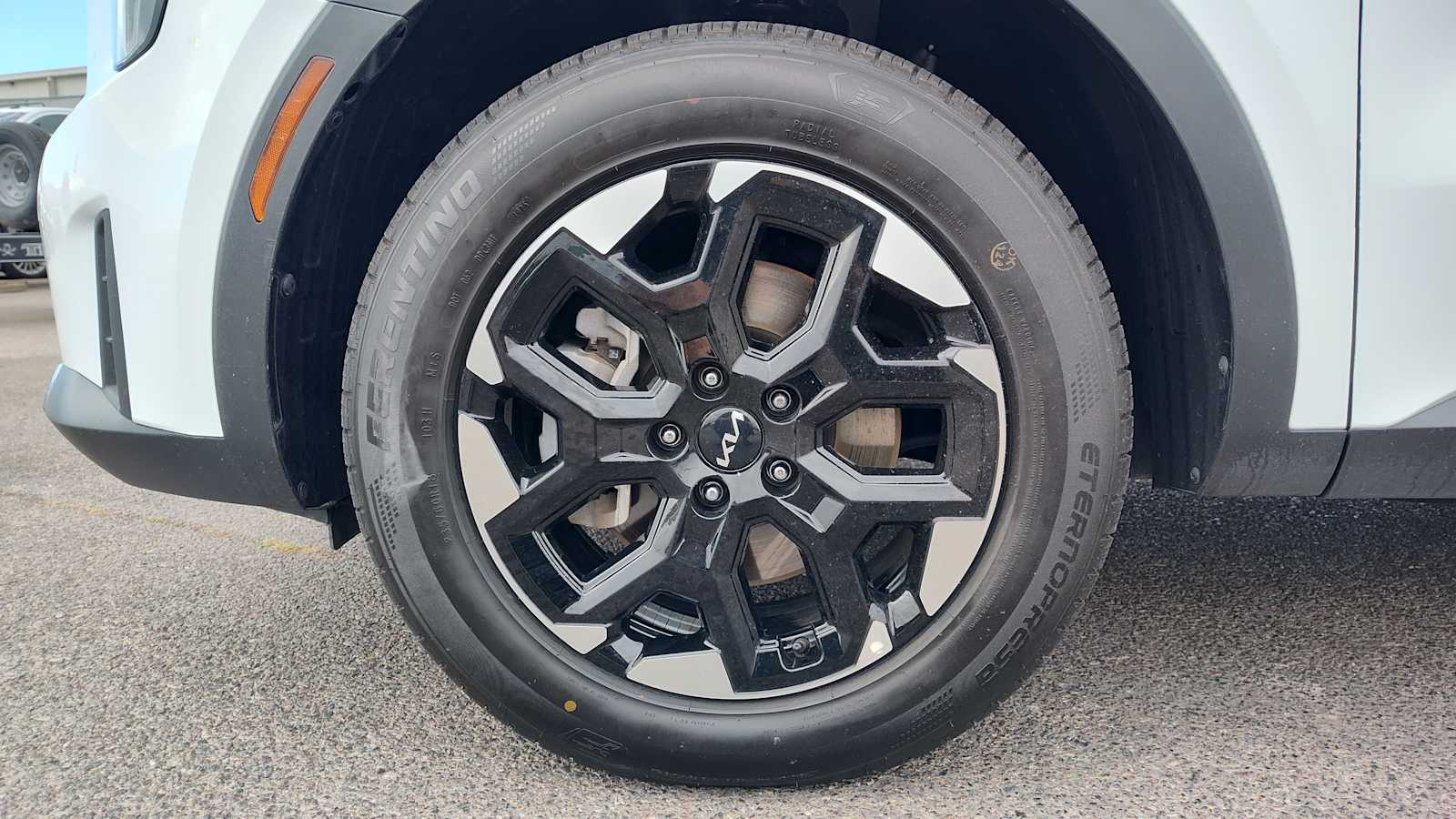 Thumbnail: 2024 Kia Sorento - 3