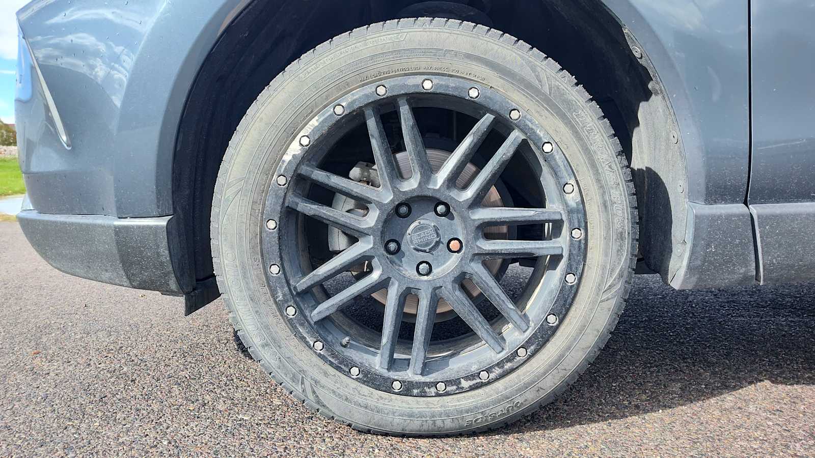 2021 Toyota Venza XLE photo 2