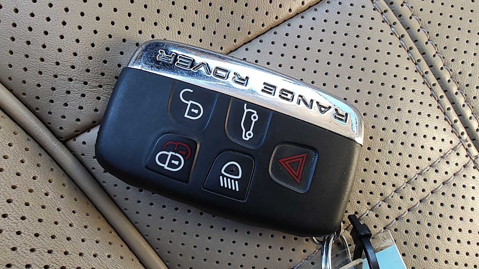 Thumbnail: 2016 Land Rover Range Rover Sport - 19