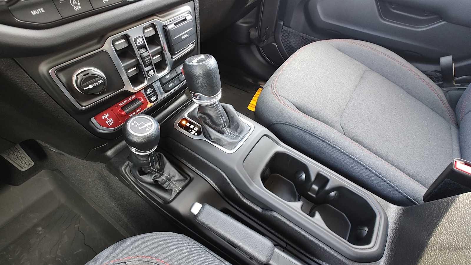 Thumbnail: 2026 Jeep Wrangler - 17